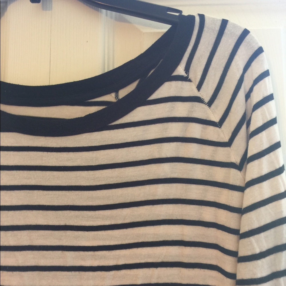 ❌❌SOLD❌❌American Eagle Top - Picture 4 of 5